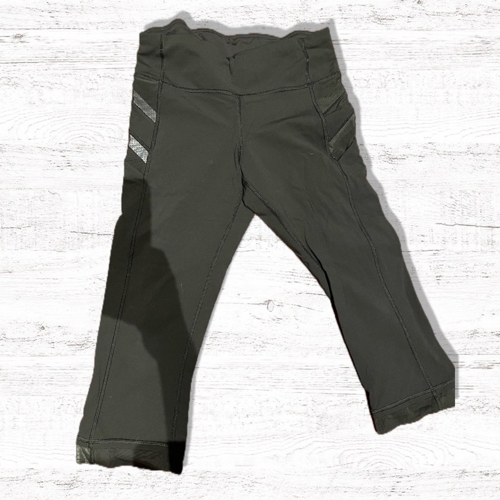 Lululemon cropped leggings size 6